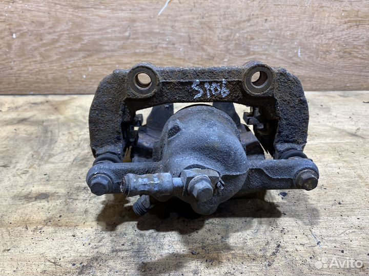 Суппорт передний правый Skoda Fabia 2 S106