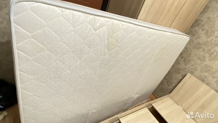 Кровать двухспальная бу с матрасом
