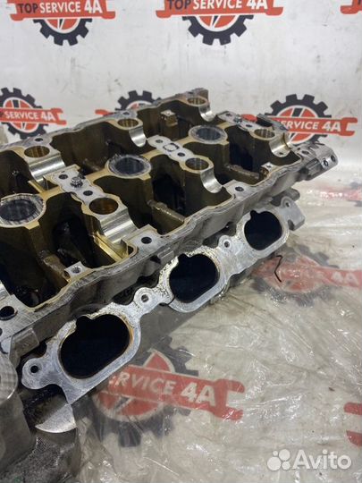 Головка блока цилиндров правая Mercedes-Benz