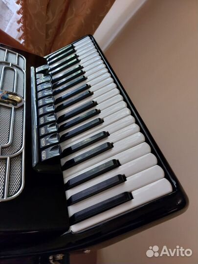 Аккордеон Weltmeister Supita 2 мадел глобус