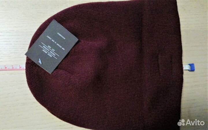 Новая Бордо шапка-бини с аппликацией