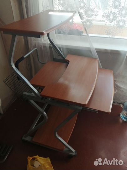 Компьютерный стол