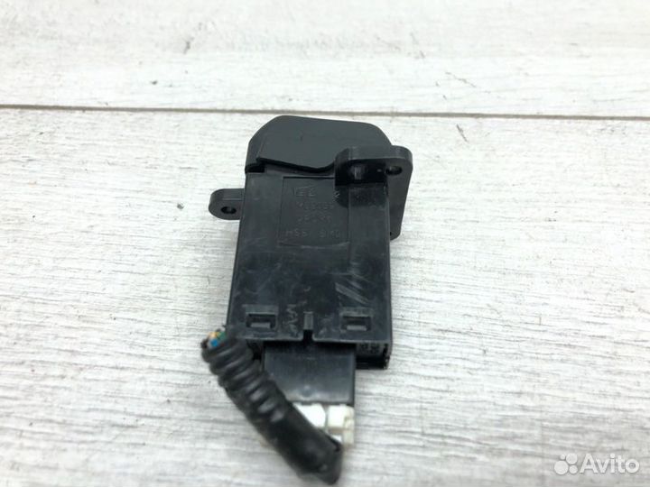 Кнопка обогрева сидений Honda Civic хэтчбек R18A2