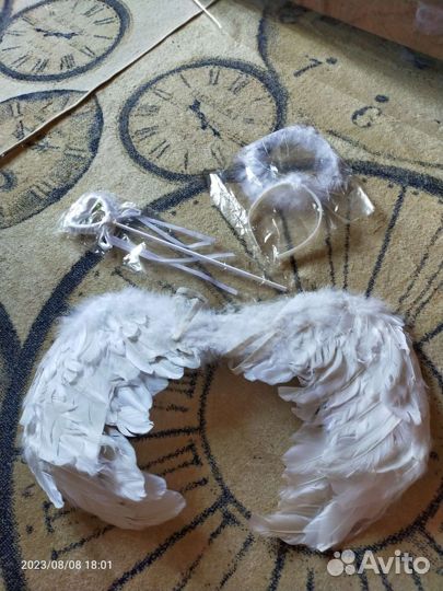 Карнавальные костюмы, короны для праздника