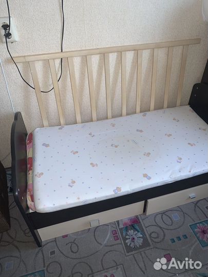 Детская кроватка