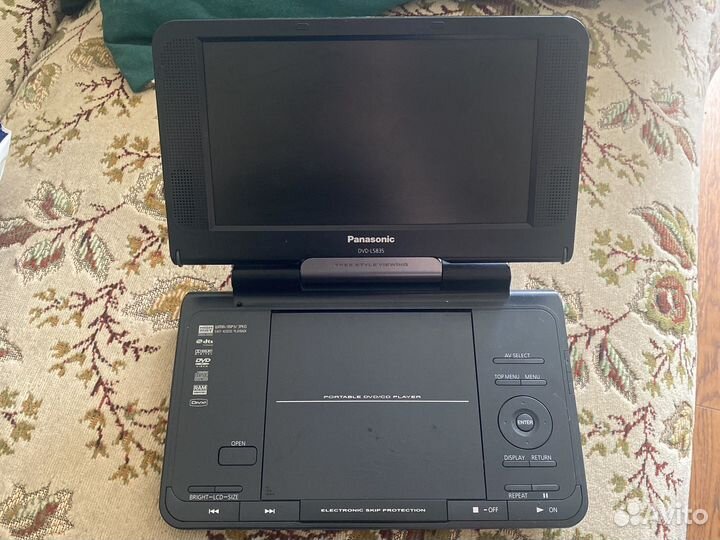 Портативный dvd плеер Panasonic DVD-LS835