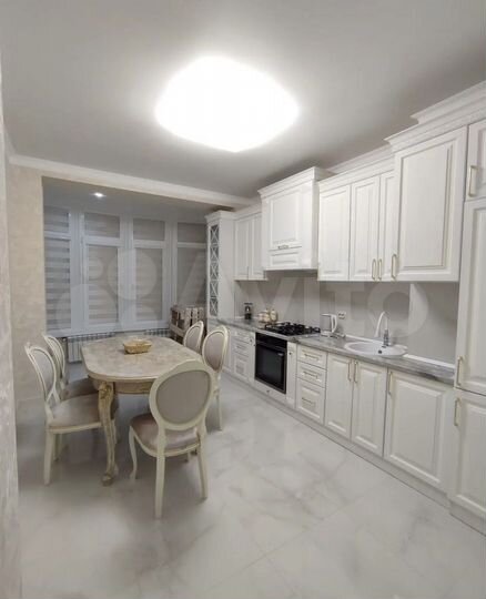 2-к. квартира, 76 м², 4/9 эт.