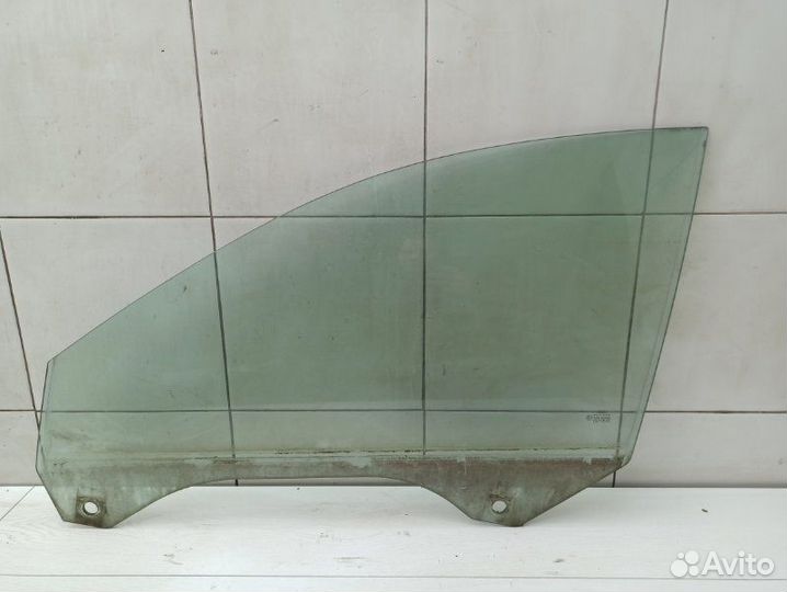 Стекло переднее левое Audi A6 C5 APB 2002