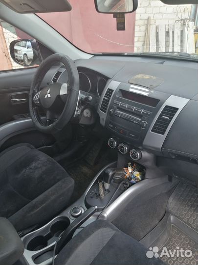 Mitsubishi Outlander 2.4 CVT, 2011, 259 700 км