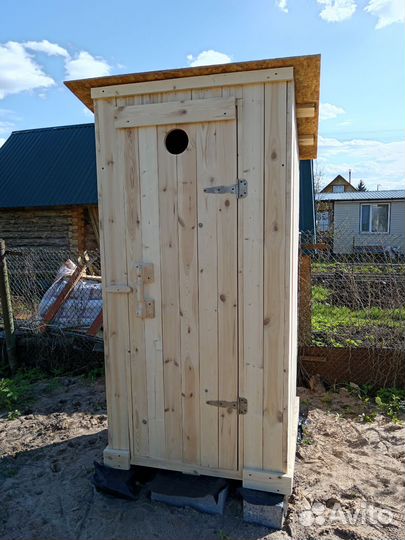 Дачный туалет деревянный