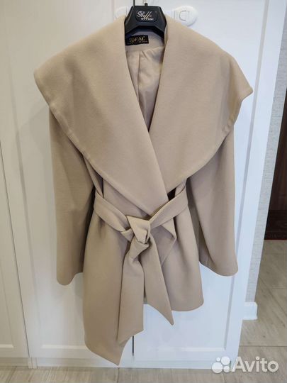 Пальто женское демисезонное размер 42