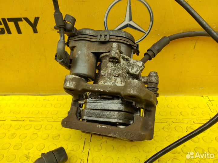 Суппорт задний правый Mercedes-Benz W246 M270.910