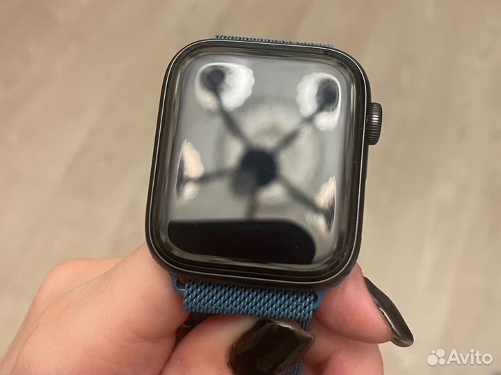 Apple watch SE 2020 44mm (1-го поколения)