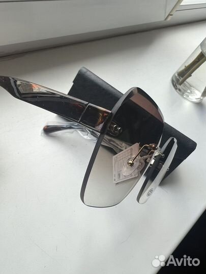 Солнцезащитные очки