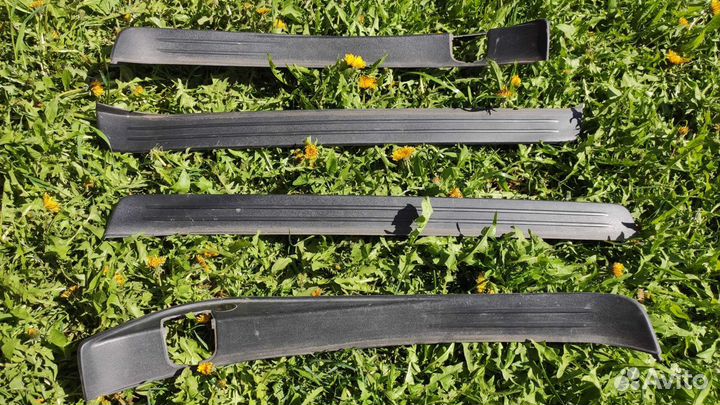 Накладки на порог салона