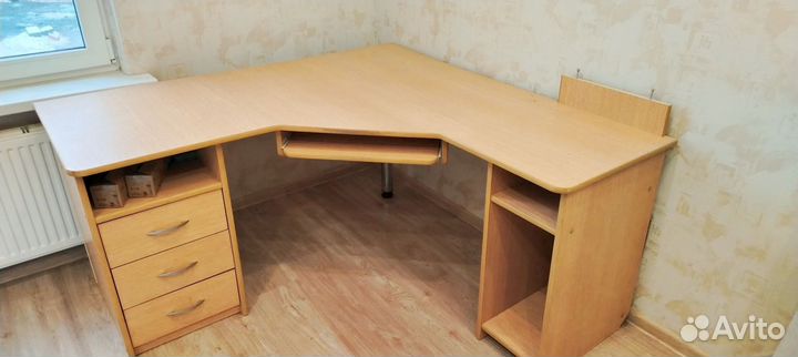 Стол угловой