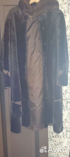 Шуба мутоновая, норковая шапка в подарок