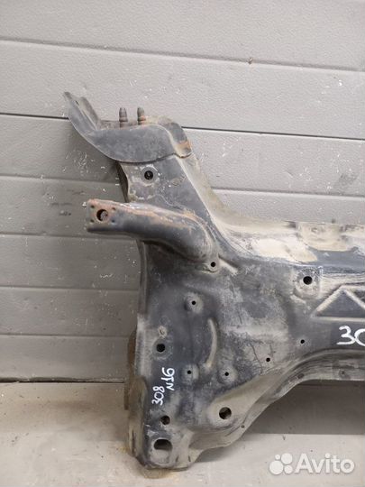Подрамник передний Peugeot 308