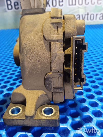 Педаль газа Volkswagen Touareg