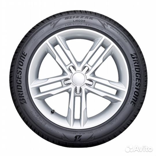 Bridgestone Blizzak LM-005 275/40 R22 107V