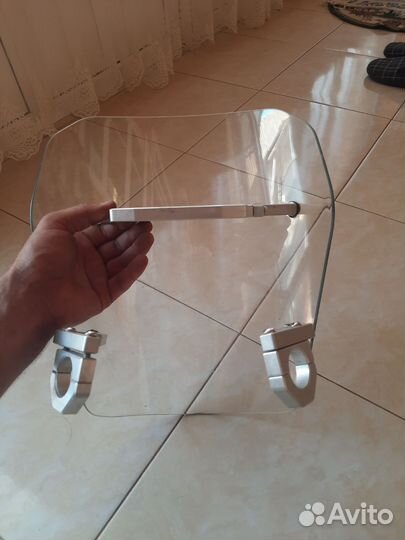 Ветровое стекло на мотоцикл