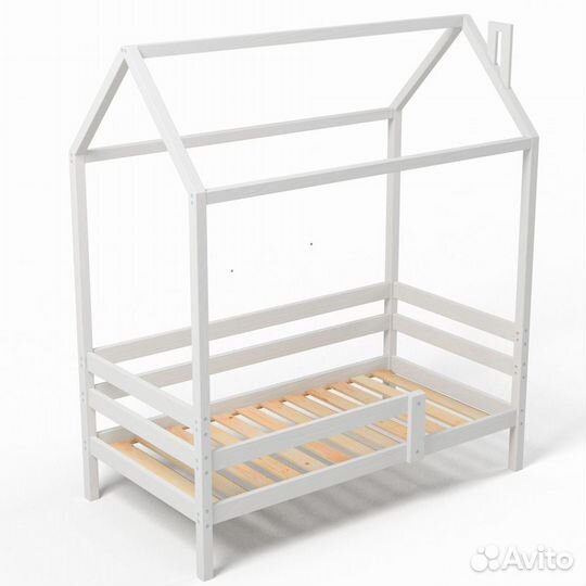 Кровать домик из массива