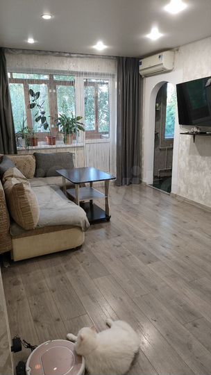 3-к. квартира, 58 м², 2/5 эт.