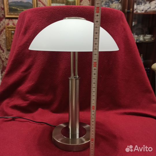 Лампа настольная