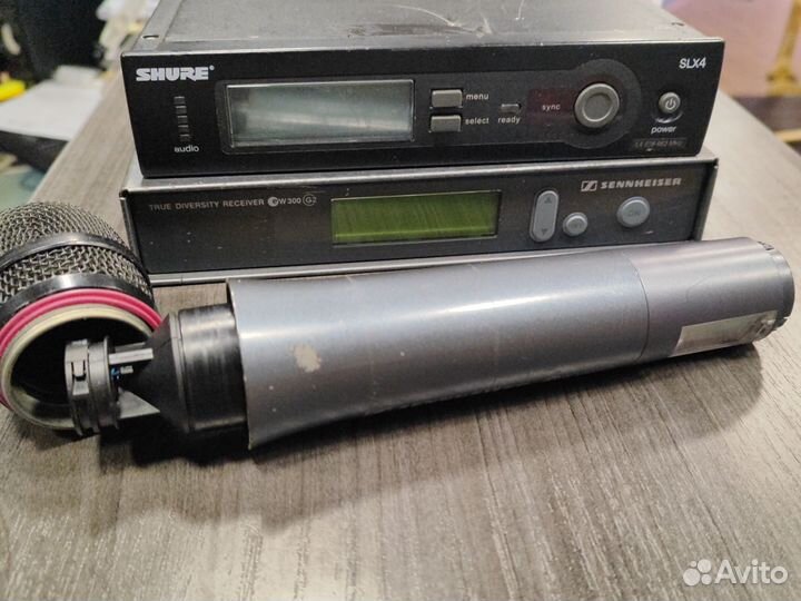 Базы Shure и Sennheiser