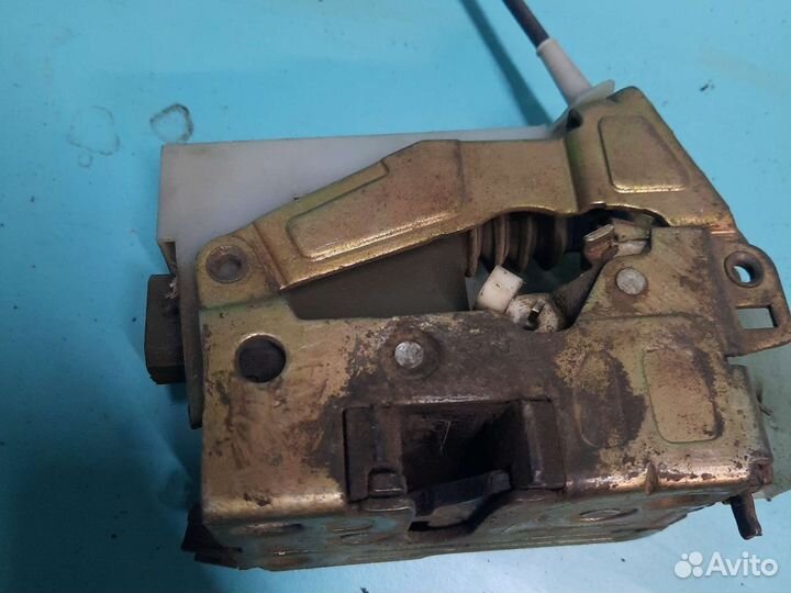 Замок двери задний правый Renault megane 1