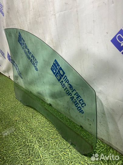 Стекло двери переднее левое Ford Focus 2 седан 1.6