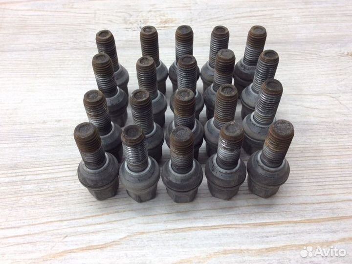 Болт колесный Renault Arkana пробег 46 H5HA450