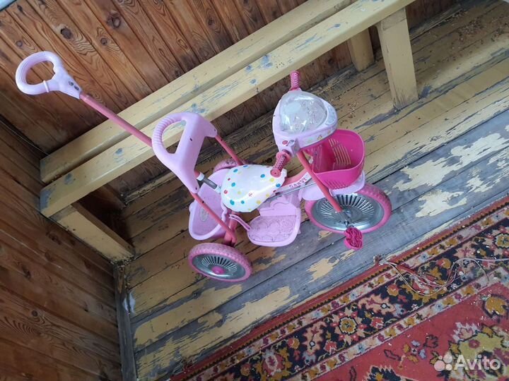 Детский трехколесный велосипед