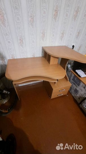 Компьютерный стол