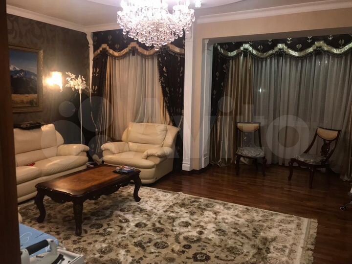 4-к. квартира, 141 м², 4/9 эт.