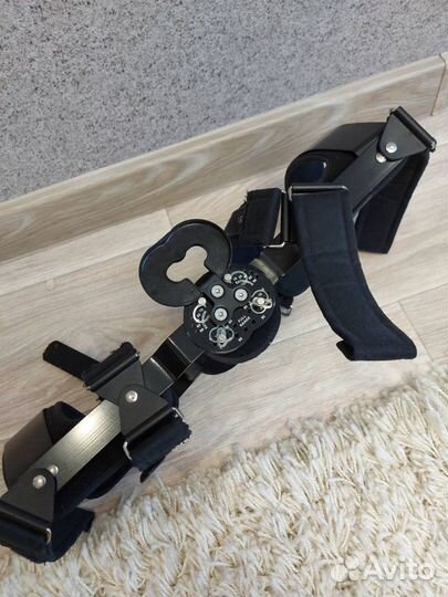 Ортез коленный с двуосным шарниром- регулятором