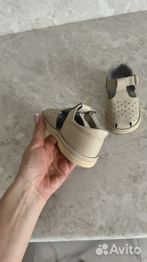 Босоножки кожаные для девочки