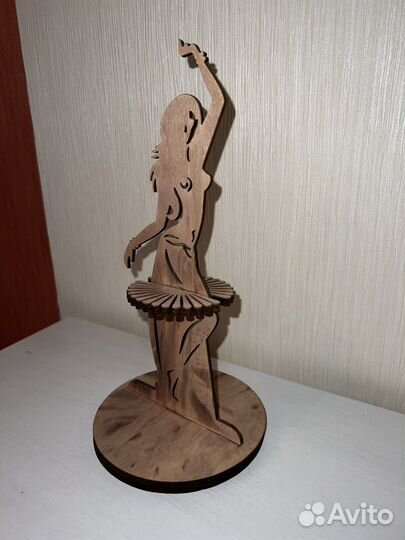 Салфетница из дерева Танцовщица