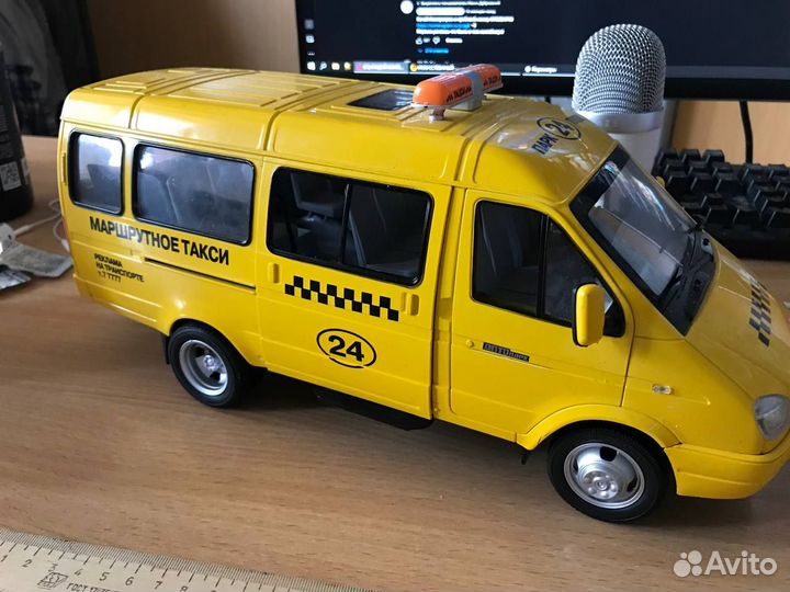 Машинка игрушечная Газель