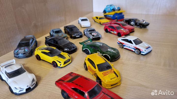 Hot wheels машинки