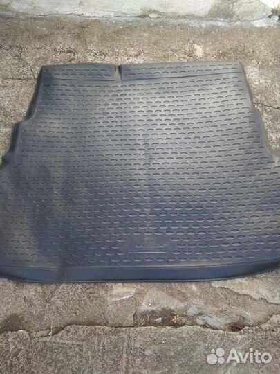 Автомобильный коврик в багажник