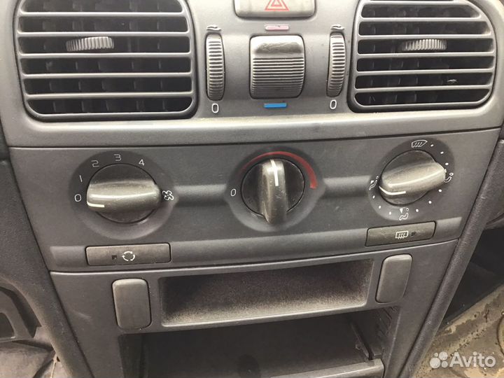 Салон Volvo S40
