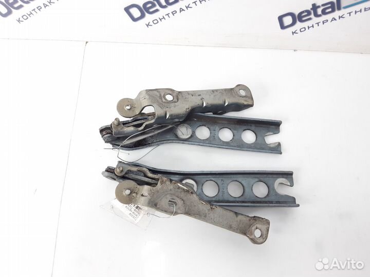 Петля капота Skoda Octavia A5 1.9 TDI BKC 2007