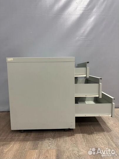 Тумба металлическая