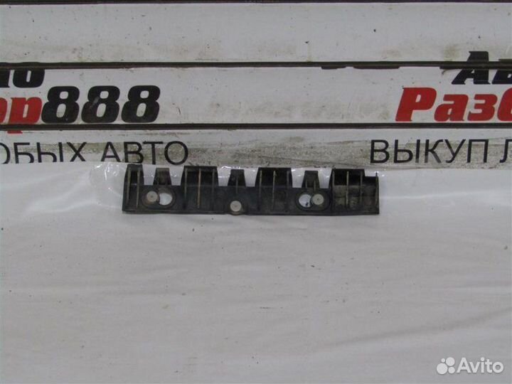 Брекет крепление бампера задний правый Renault