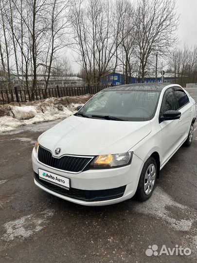 Skoda Rapid 1.6 МТ, 2018, битый, 127 000 км
