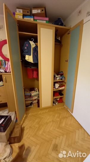 Мебель в детскую комнату шкаф стол