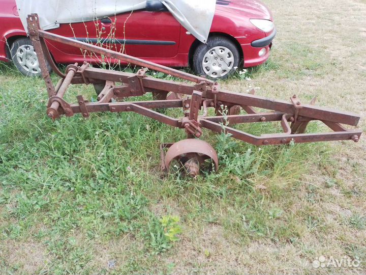 Плуг на трактор