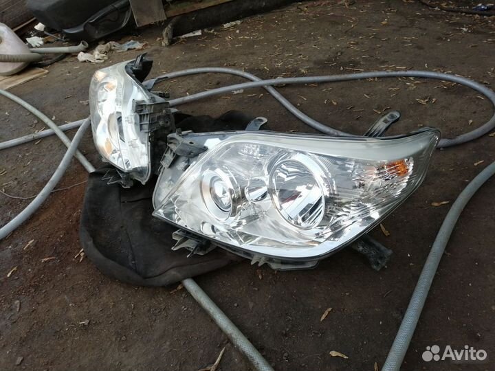 Фара левая на Toyota Prado 150 галоген