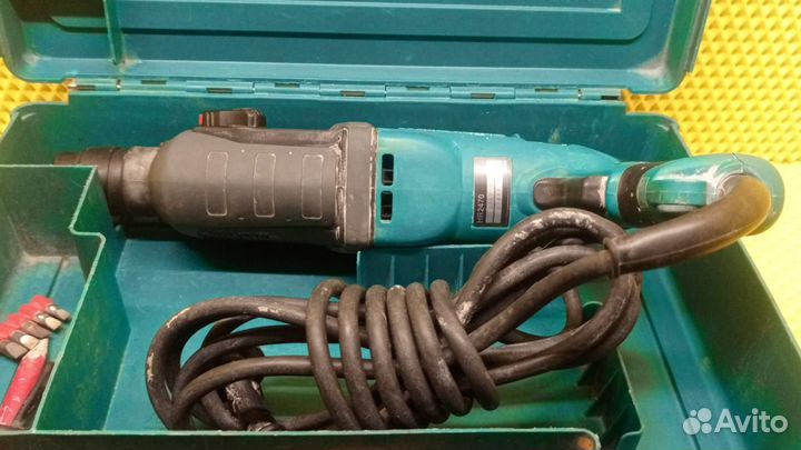 Перфоратор Makita HR 2470